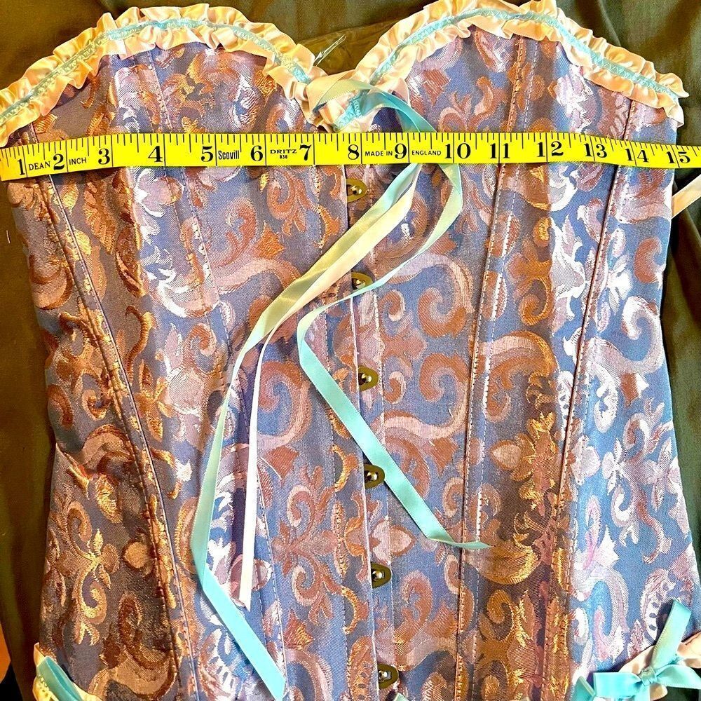 Beautiful Plus Size Lavender Corset - Picture 11 of 12